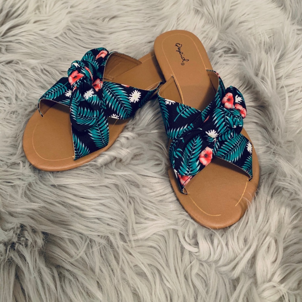 Qupid- BOW SLIP ON SANDAL